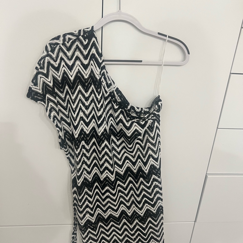 Trina Turk Black And White Cover-Up Dress